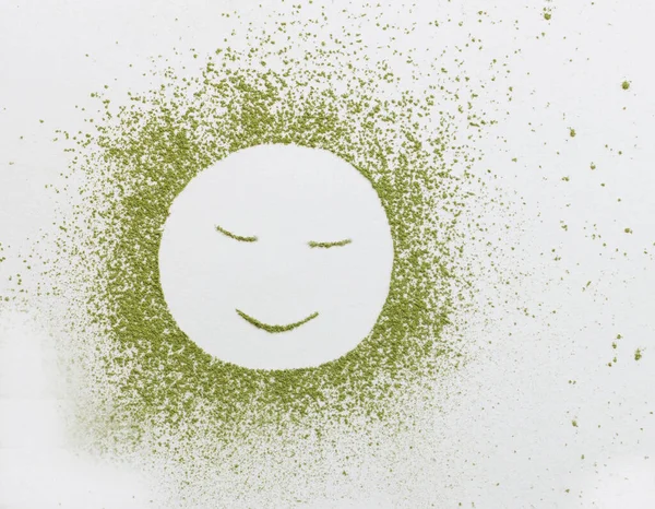 Senyum Matcha Dengan Bubuk Teh Hijau Matcha Konsep Minuman Sehat — Stok Foto