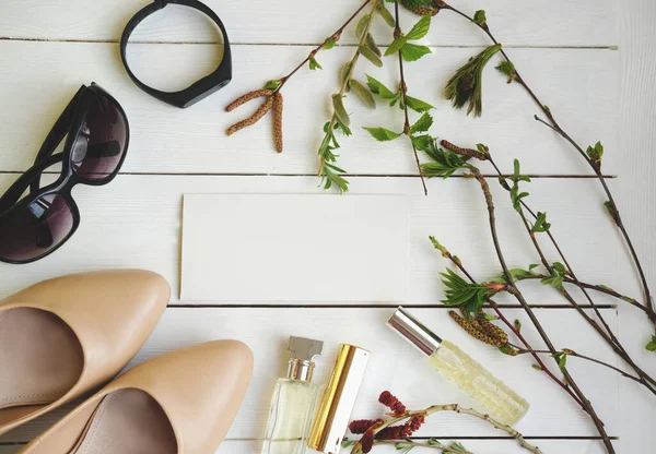 Accesorios Mujer Hojas Primavera Verde Muelle Plano Con Espacio Copia — Foto de Stock