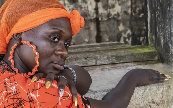 Afrikanerin Aus Ghana Mit Orangefarbener Kopfbedeckung — Stockfoto
