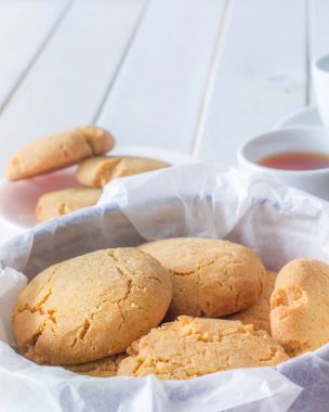 Gingernuts çay dikey ile yakın çekim 