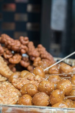 Çin sokak yemekleri, pişmiş Iyi çeşitliliği, seçici odak yakın, Chengdu Çin