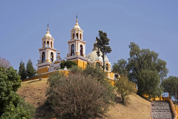 Стародавні церкви в Чолула — стокове фото