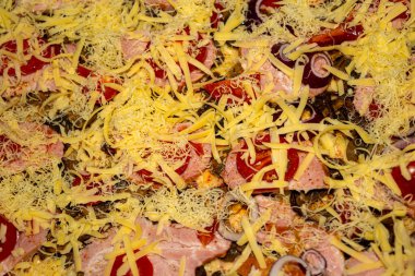 Ev yapımı pizza. Ev yapımı pizza malzemeleri.