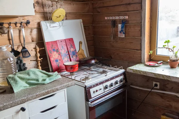 Keuken Interieur Met Een Fornuis Een Oud Russisch Huis — Stockfoto