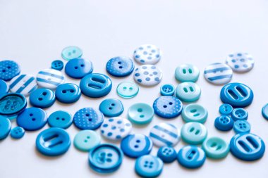 Renkli dikiş düğmeleri ile düz yatıyordu, model al, üst görünüm.