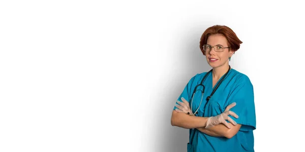 Friendly doctor pediatrician on white isolated background. Banner. — Stock Photo, Image
