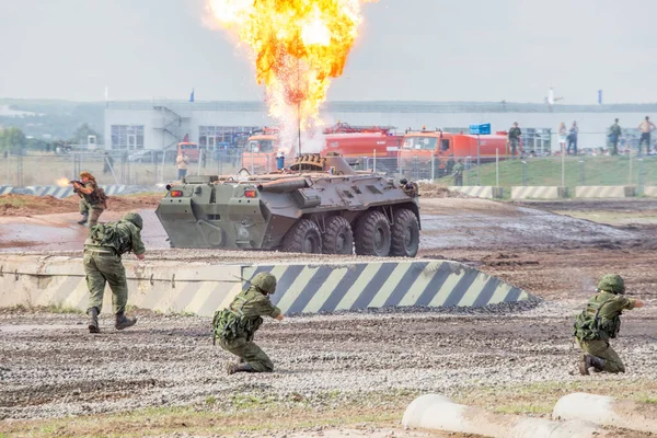 Zhukovsky, Rusya - 16 Ağustos 2014, Zhukovsky 'de tank gösterisi — Stok fotoğraf