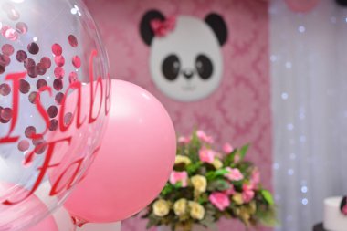 Doğum günü partisi dekorasyonu panda teması.