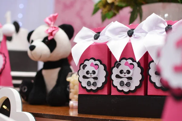 Doğum günü partisi dekorasyonu panda teması.