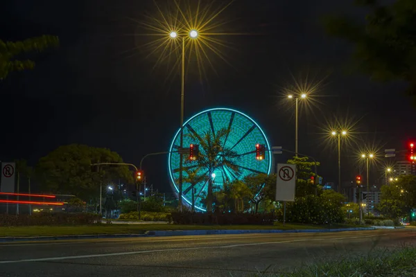 Larga Exposición Rueda Ferris Colores Senderos Ligeros Carretera Autopista Por — Foto de Stock
