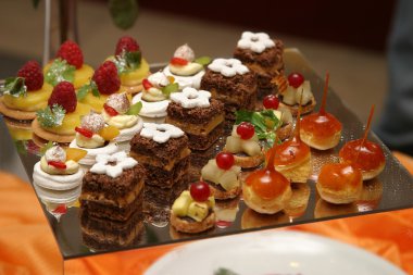 tatlı çikolata ve karamel ile