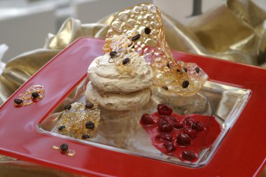 tatlı çikolata ve karamel ile