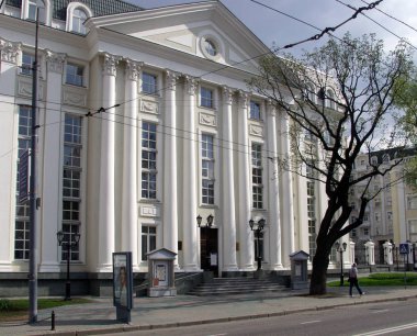 Sütunlu Moskova evi