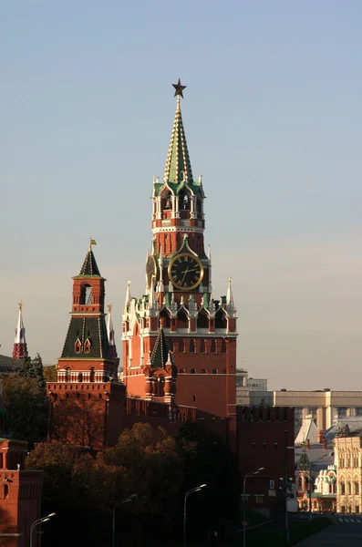 Der Spasskaja-Turm des Kreml in Moskau — Stockfoto