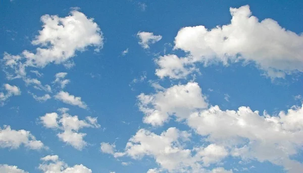 Pequeñas Nubes Cúmulos Cielo Azul — Foto de Stock