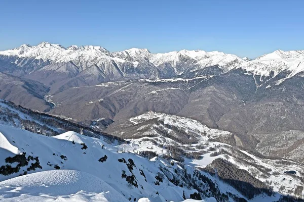 Picos Montaña Nevados Una Estación Esquí —  Fotos de Stock