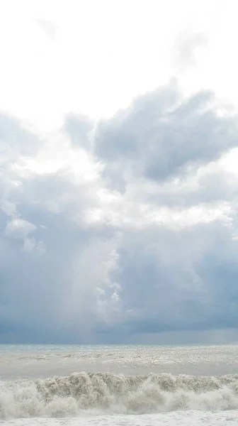 Szürke Esőfelhők Tengerhorizonton — Stock Fotó
