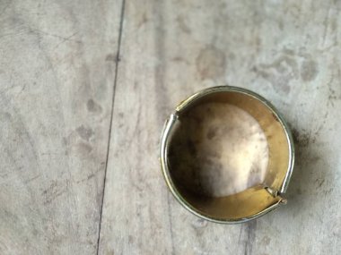 Tahtadaki bilezik - görüntü