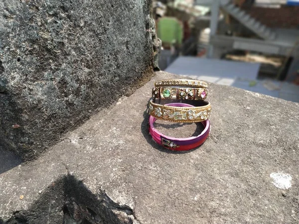 Tre Armband Vackra Smycken Ringar — Stockfoto