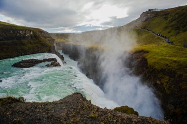 İzlanda 'da Gullfoss şelalesi