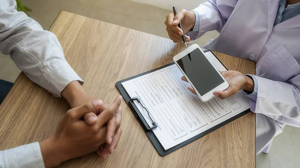 Psychiater Oder Professioneller Psychologe Beratung Über Diagnostische Untersuchung Krankheit Oder — Stockfoto