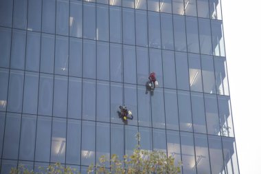 Milano gökdelen contalar