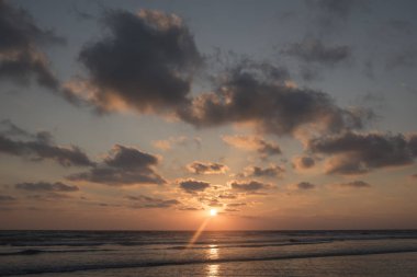 Okyanusta gün batımı