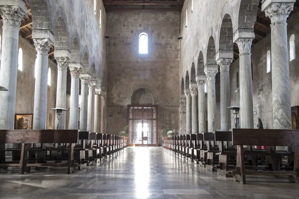 Yaşlı Bir Caserta Roma Kilisesi — Stok fotoğraf