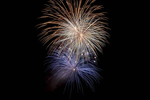 Bir patlama gece ışık