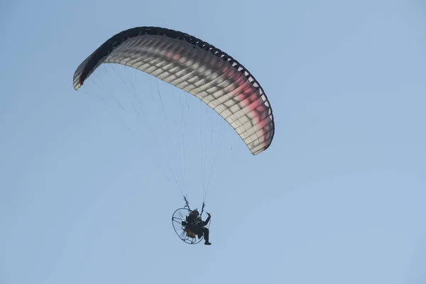 Parapendio Nel Cielo — Foto Stock