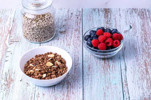 Muesli Con Bayas Mesa Madera — Foto de Stock