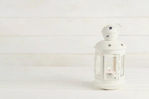 Lanterna Retro Branco Com Vela Fundo Madeira Velha Com Tom — Fotografia de Stock