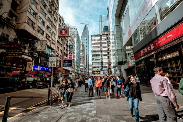 Street view of Hong Kong famous Nathan Road — Stock Photo, Image