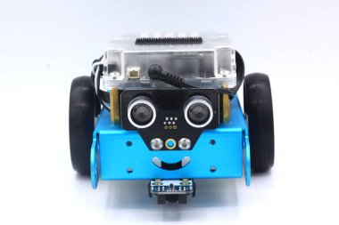 robot araba, gövde, robotik, kodlama,