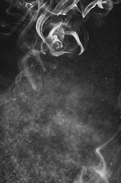 Astratto fumo bianco e spruzzi d'acqua su fondo nero. B — Foto Stock