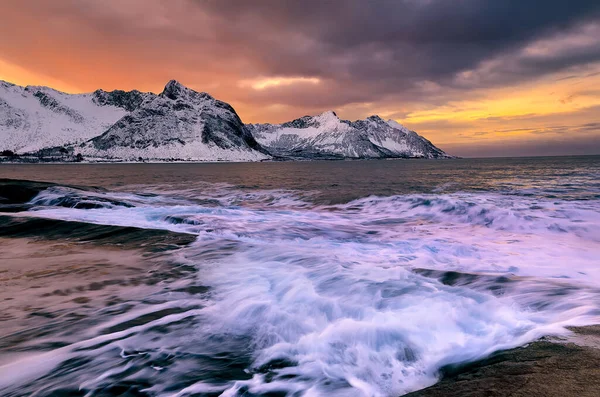 Utsikt Över Ersfjord Från Färgglada Klippor Vid Solnedgången Och Klippbassänger — Stockfoto