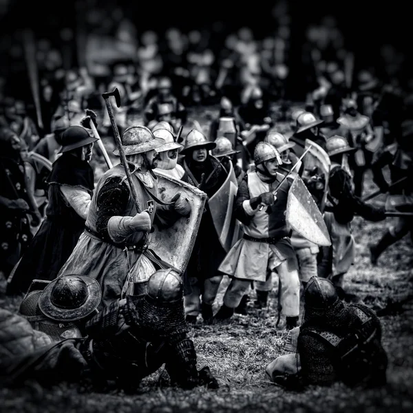 Medieval battle (reconstruction) Czech Republic, Libusin, 25.04. — Stock Photo, Image