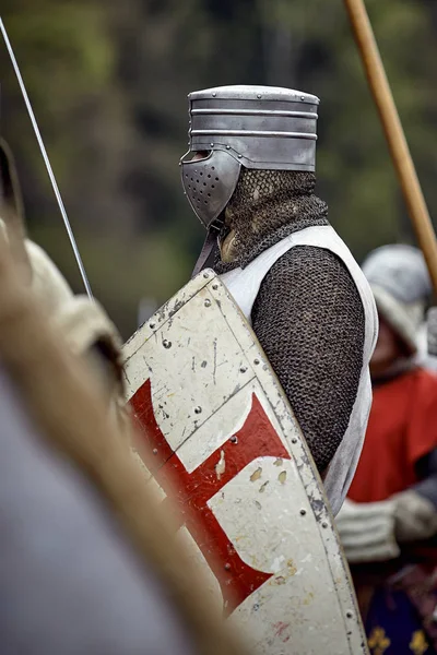At, zırh. Ortaçağ savaş (tarihi yeniden yapılanma) — Stok fotoğraf