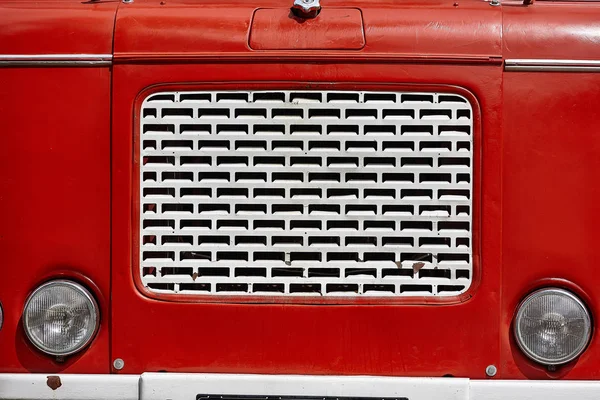 Capucha del camión rojo — Foto de Stock