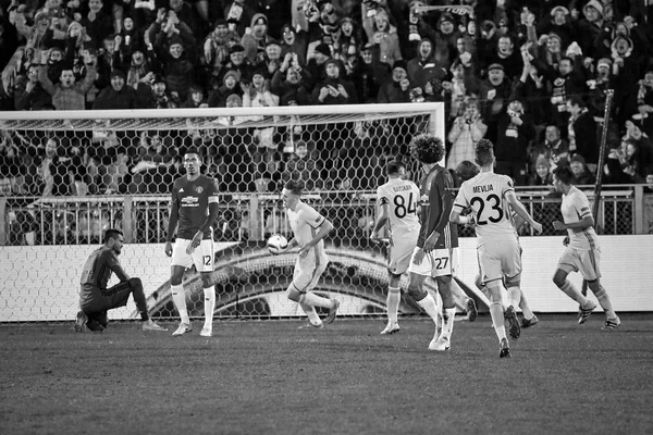 Objetivo contra o Manchester United. Momentos do jogo em jogo 1 / 8 finais da Liga Europa — Fotografia de Stock