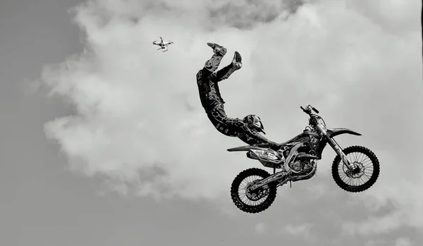 Professional rider at the FMX (Freestyle Motocross) — Stock Photo, Image