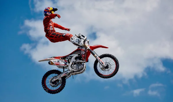 Piloto profissional no FMX (Freestyle Motocross ) — Fotografia de Stock