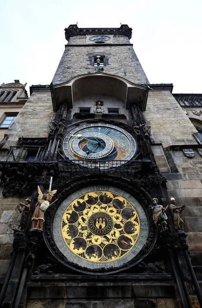 Praça da cidade velha praga e torre do relógio astronómico, Praga — Fotografia de Stock