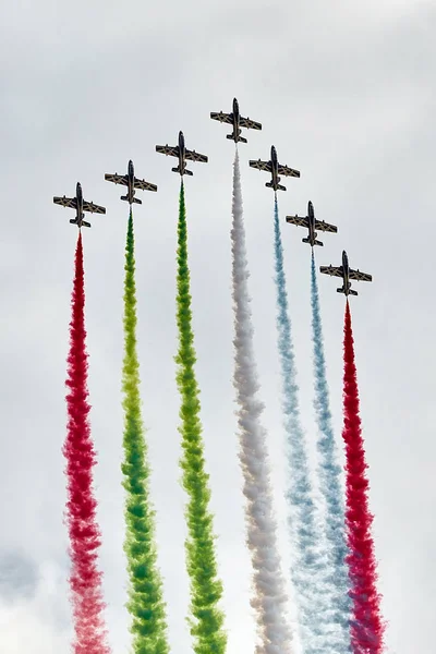 Aerobatic Team Al Fursan (Fursan Al Emarat) — Stock Photo, Image