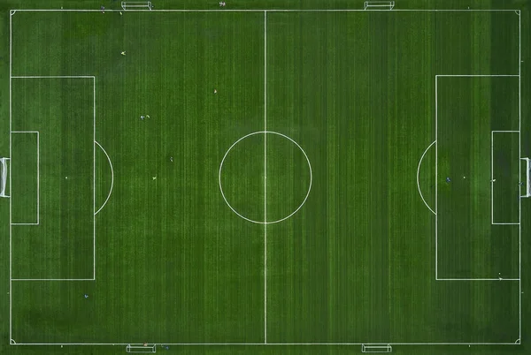Futbol sahası yukarıda. eğitim alan, havadan görünümü. Futbol t — Stok fotoğraf