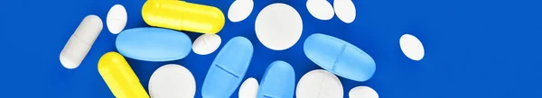Blandade läkemedel medicin piller, tabletter och kapslar — Stockfoto