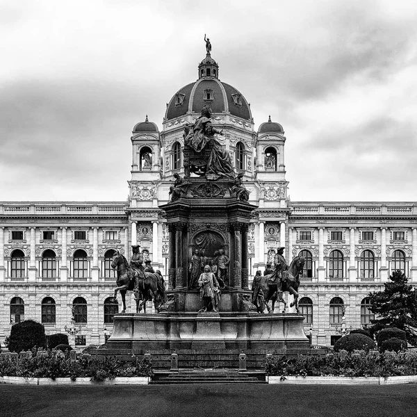 Monument et musée d'histoire de l'art de l'impératrice Maria Theresia à Vienne — Photo