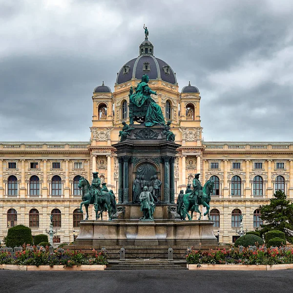 Monument et musée d'histoire de l'art de l'impératrice Maria Theresia à Vienne — Photo