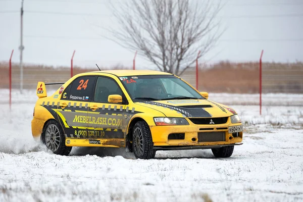 Rallye d'hiver. Mitsubishi Eva — Photo