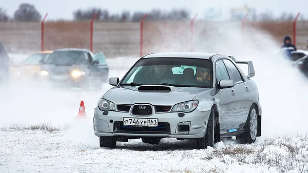 Rallye d'hiver. Subaru Impreza wrx . — Photo